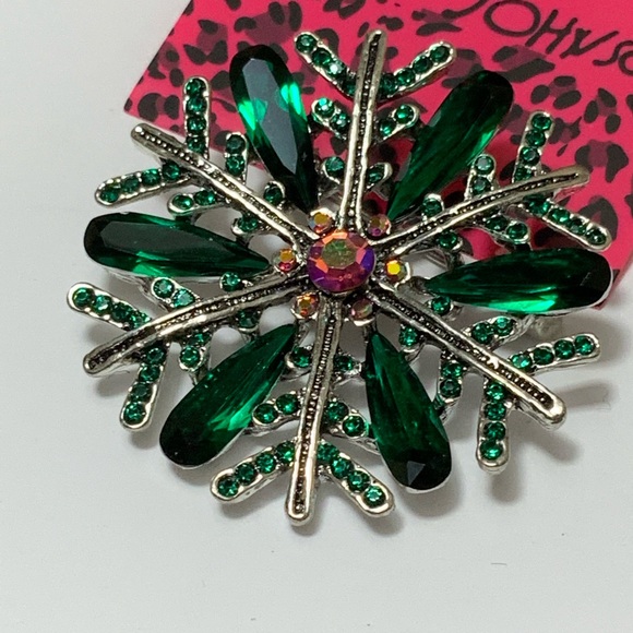 Betsey Johnson Brooch Pin Rhinestone #E052 - Picture 2 of 5